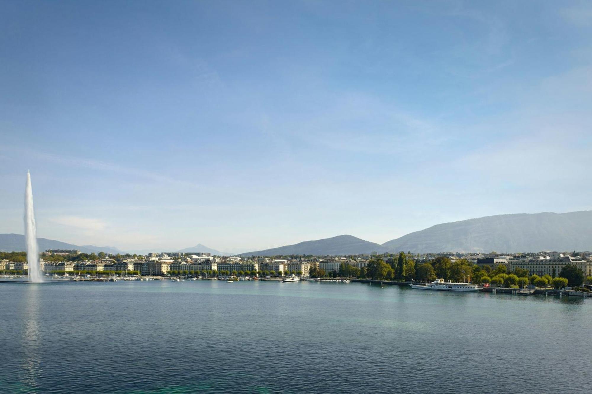 Suite Fronte Lago con 1 Camera King, Divano-Letto e Balcone